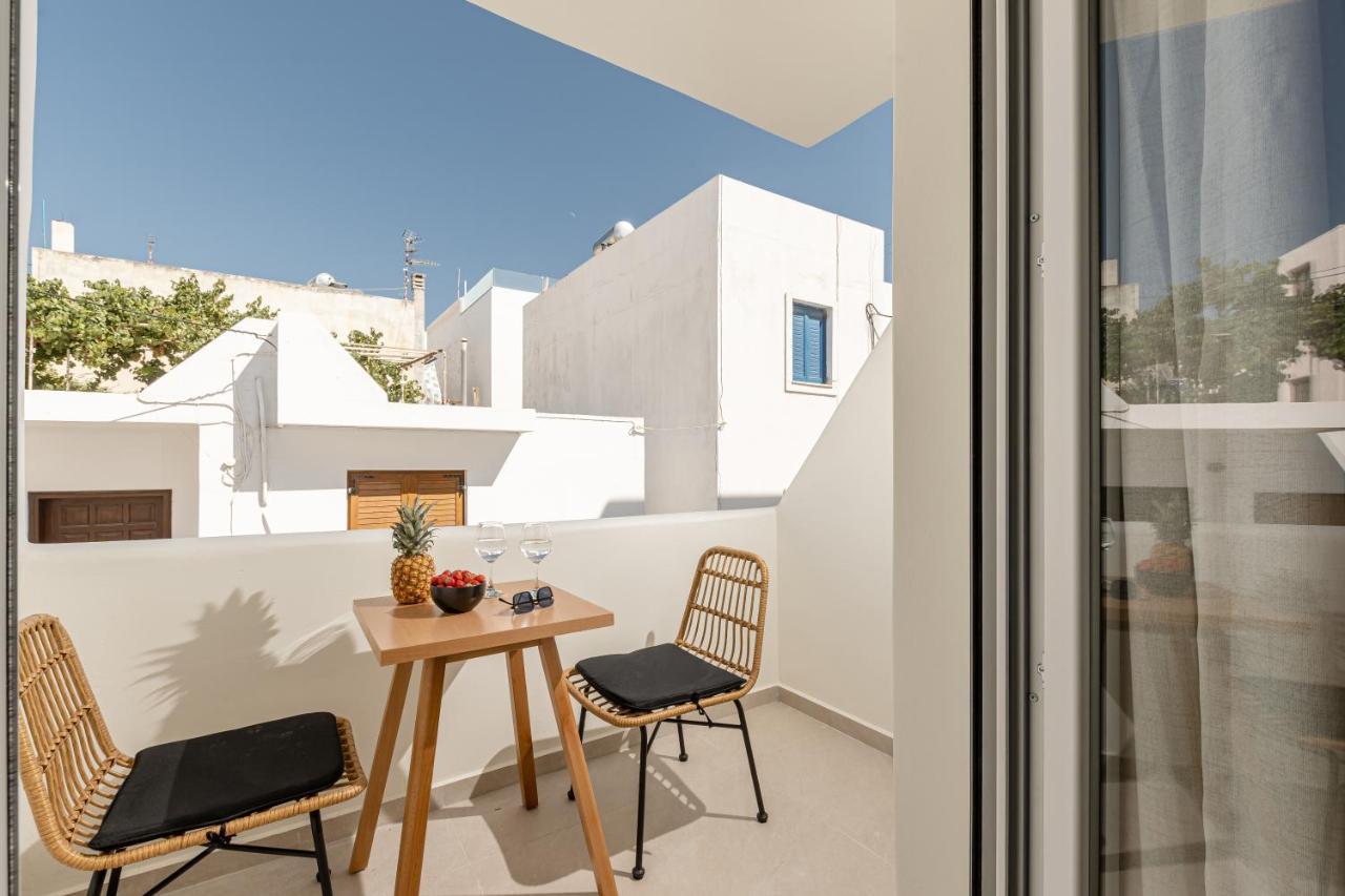 Heavenly Suites & Studios Naxos City Extérieur photo